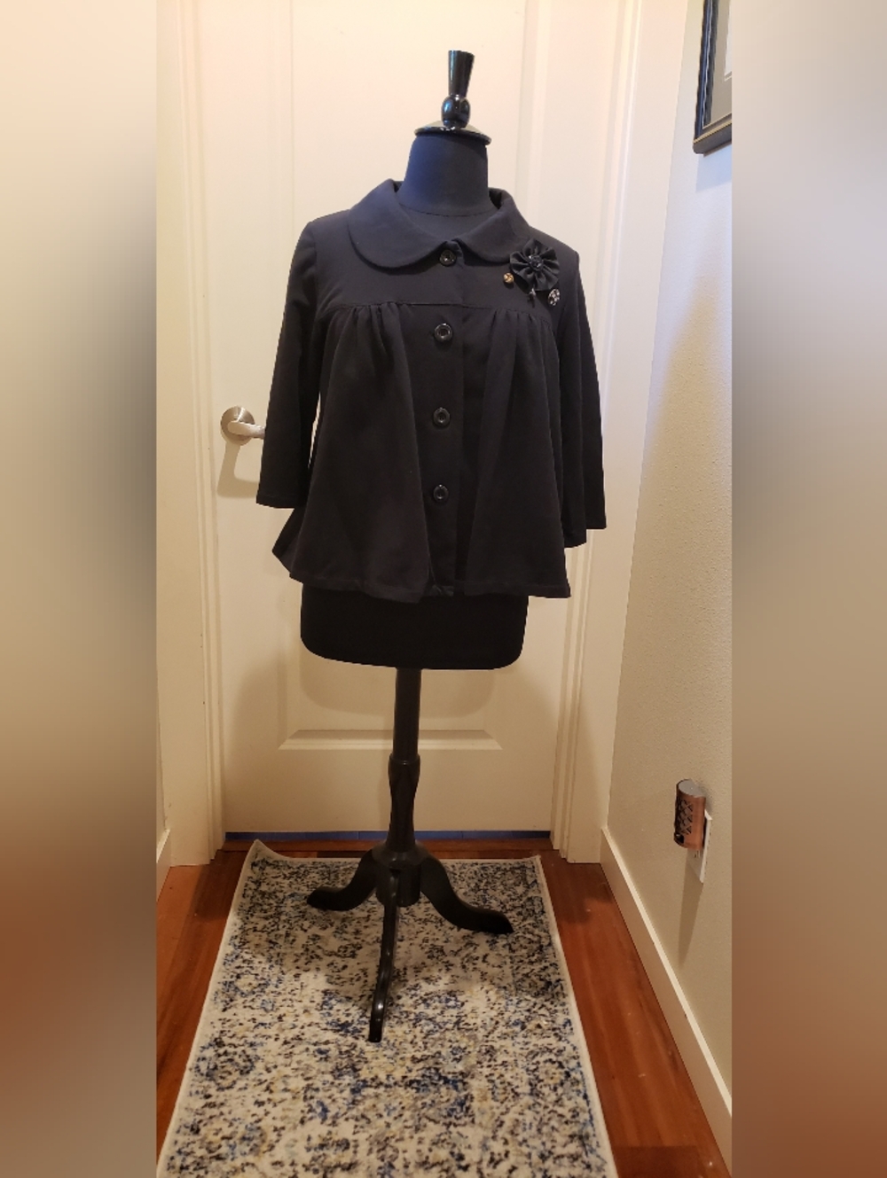Eyeshawdow Women’s Black Cropped Swing Jacket with Decorative Embellishments